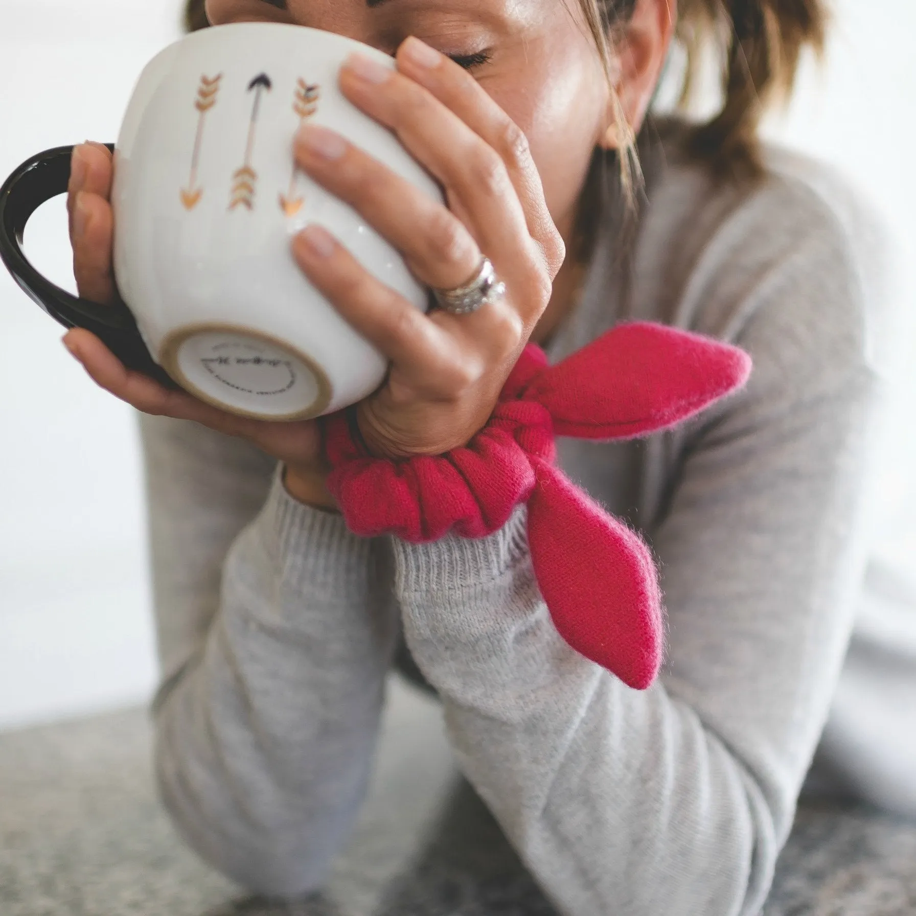 CASHMERE SCRUNCHIE | Rosie