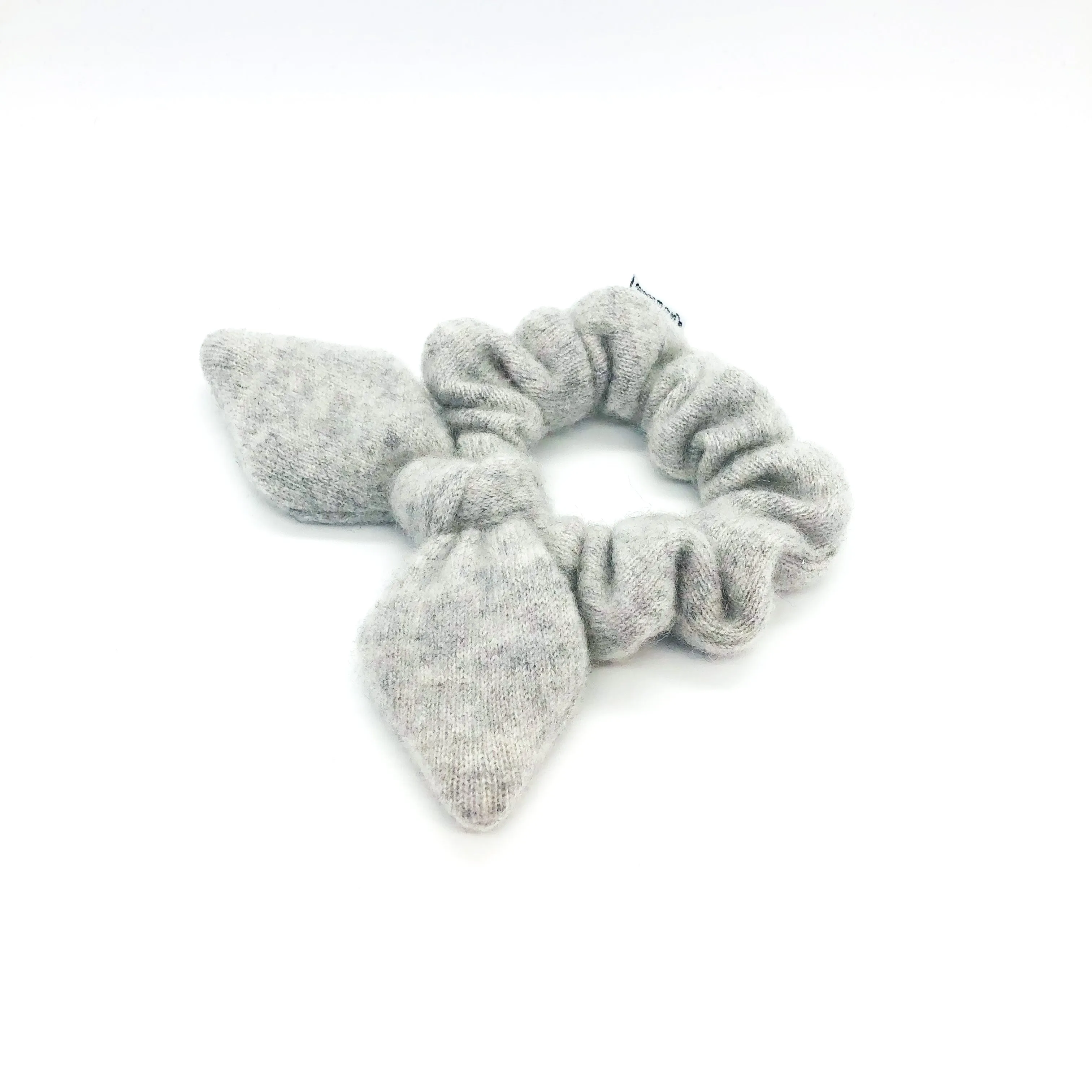 CASHMERE SCRUNCHIE | Sarah
