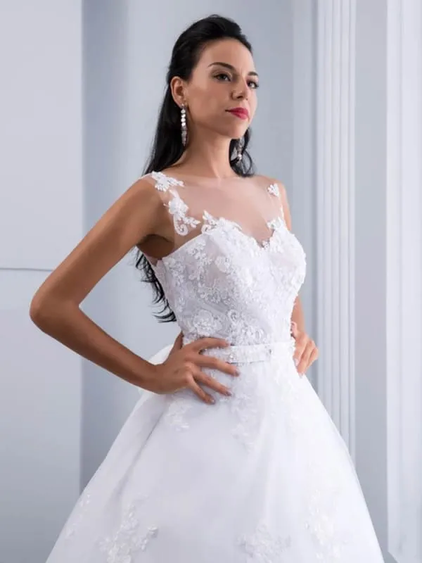 Lace Appliques Ball Gown Wedding Dresses
