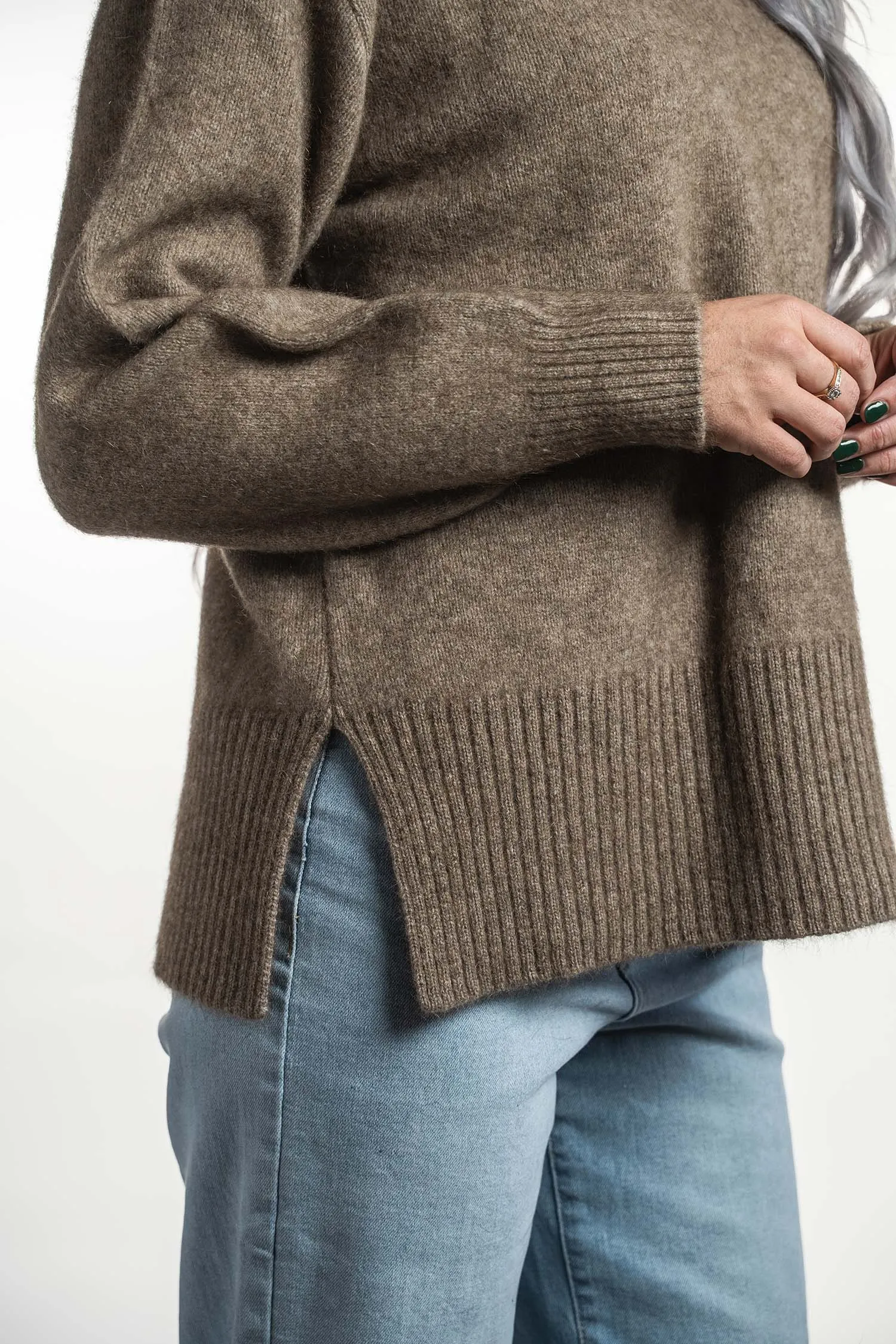 SPLIT HEM JUMPER