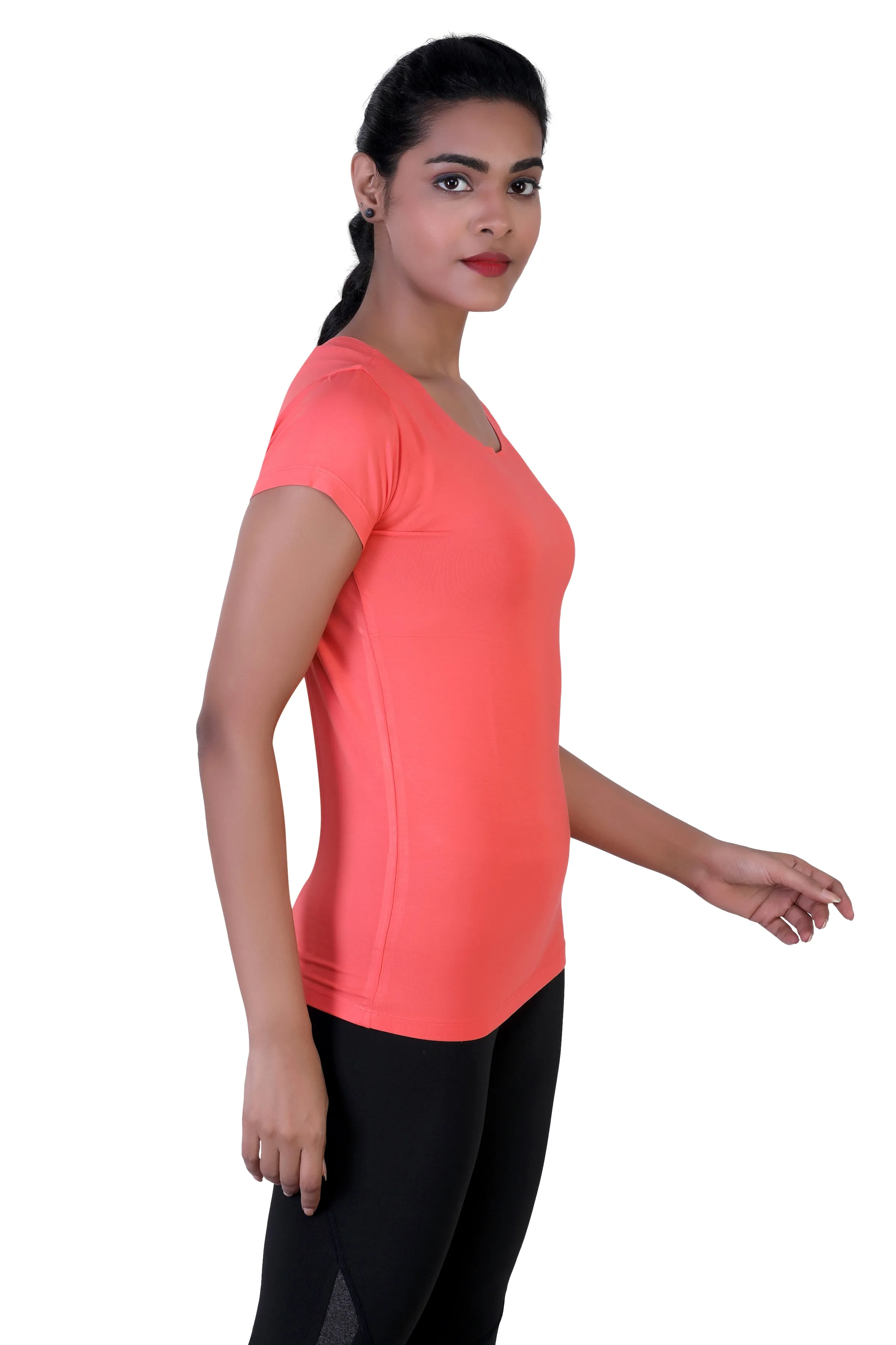 WOMEN'S SOLID ULTRA SOFT STANDARD FIT T-SHIRT