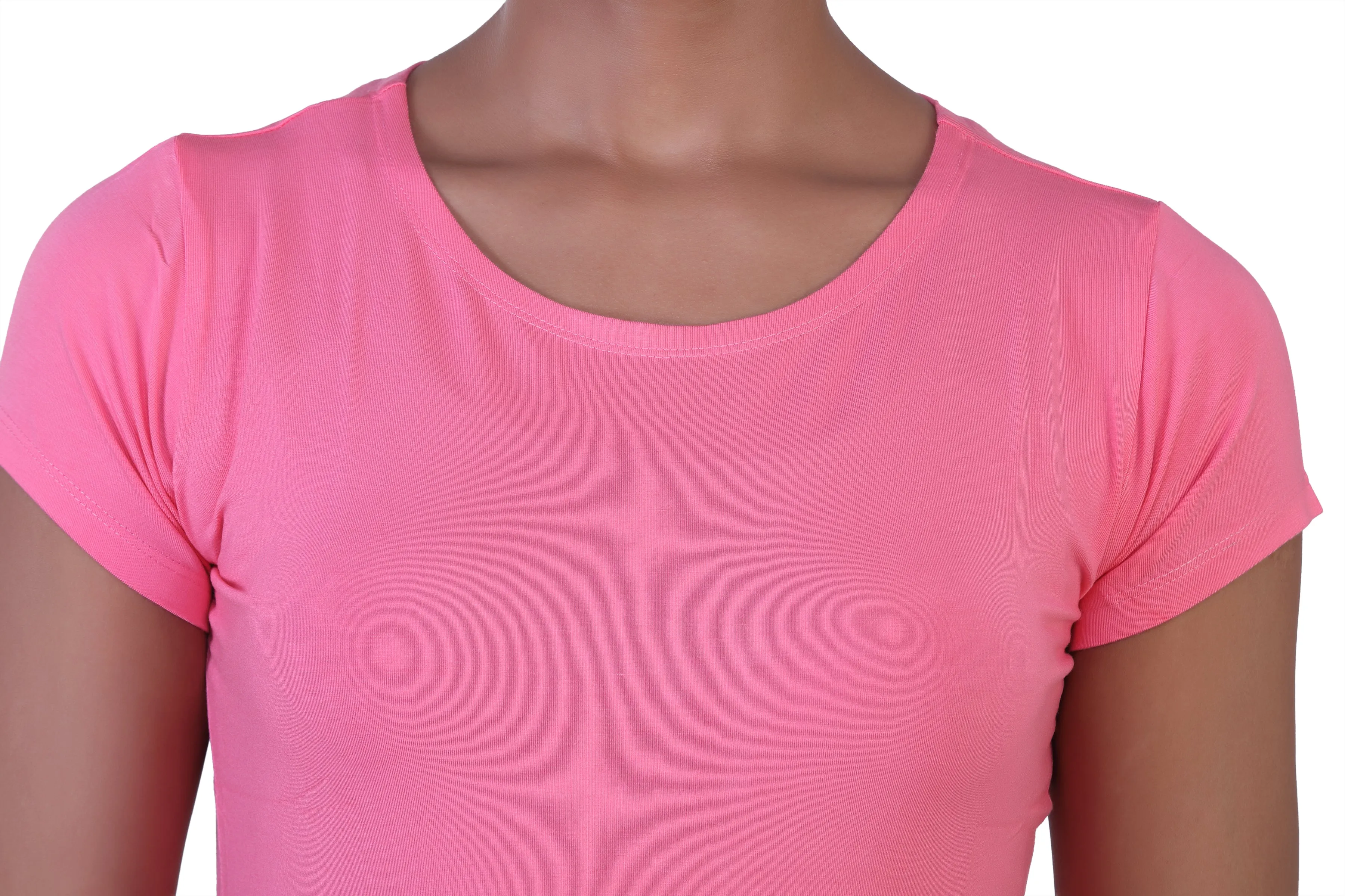 WOMEN'S SOLID ULTRA SOFT STANDARD FIT T-SHIRT