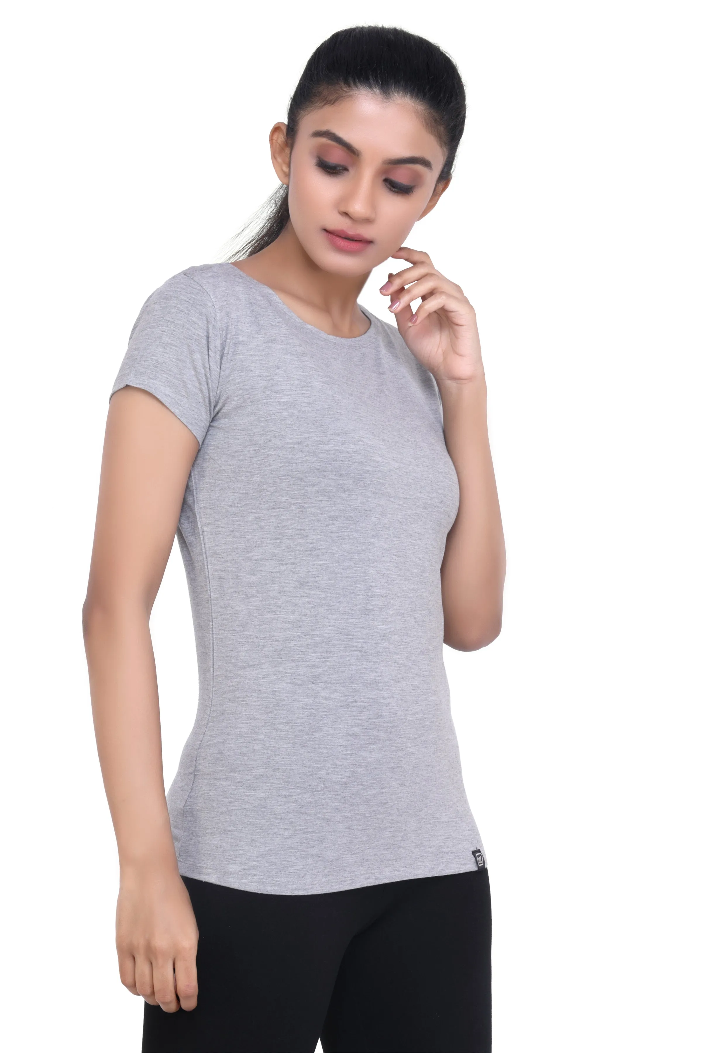 WOMEN'S SOLID ULTRA SOFT STANDARD FIT T-SHIRT