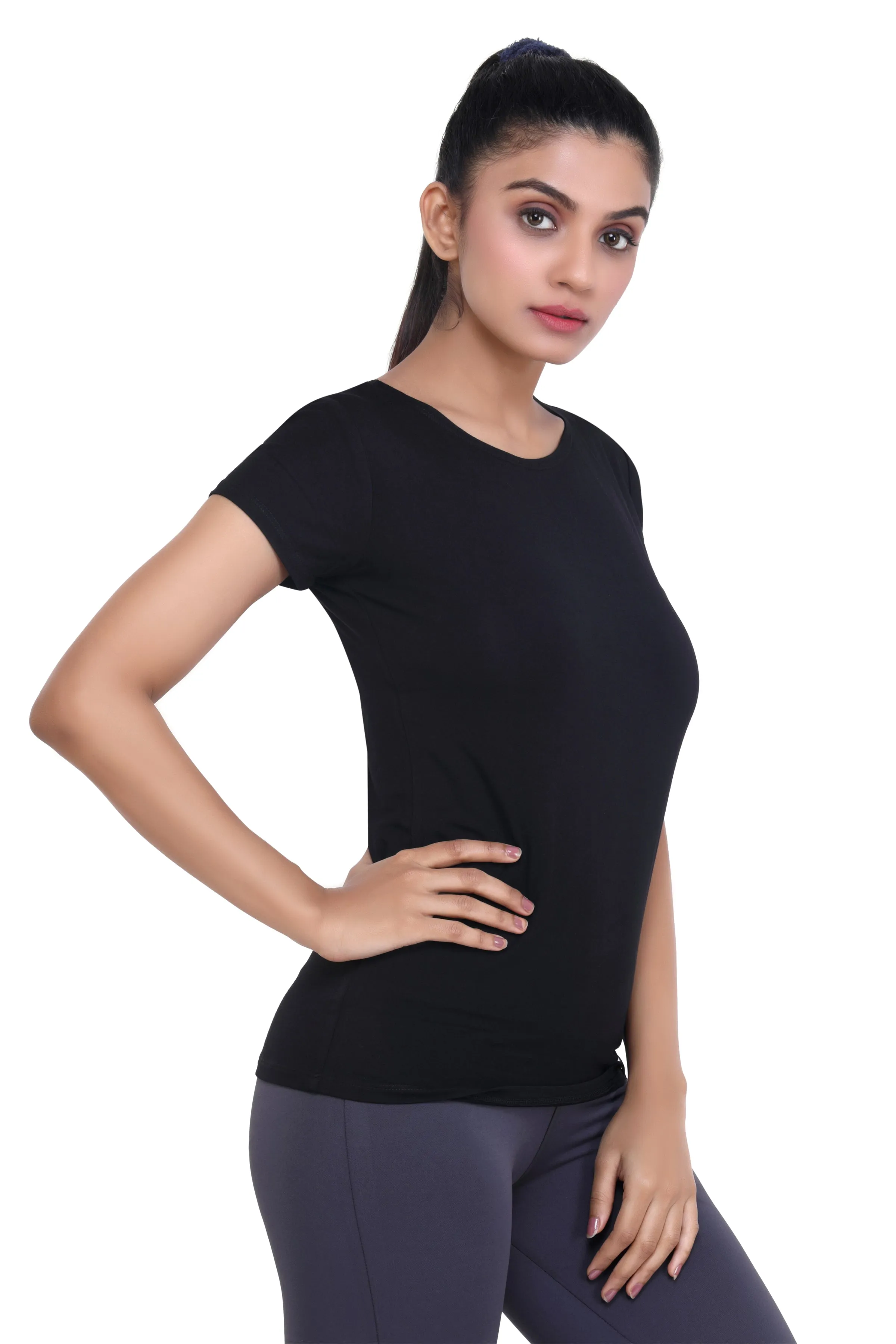 WOMEN'S SOLID ULTRA SOFT STANDARD FIT T-SHIRT