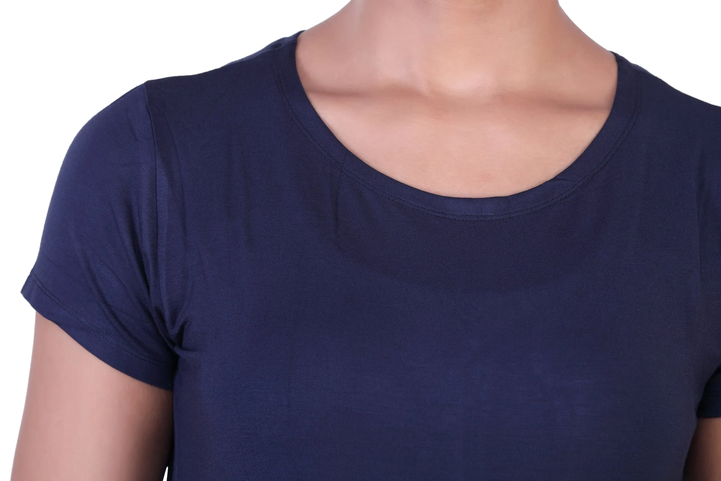 WOMEN'S SOLID ULTRA SOFT STANDARD FIT T-SHIRT