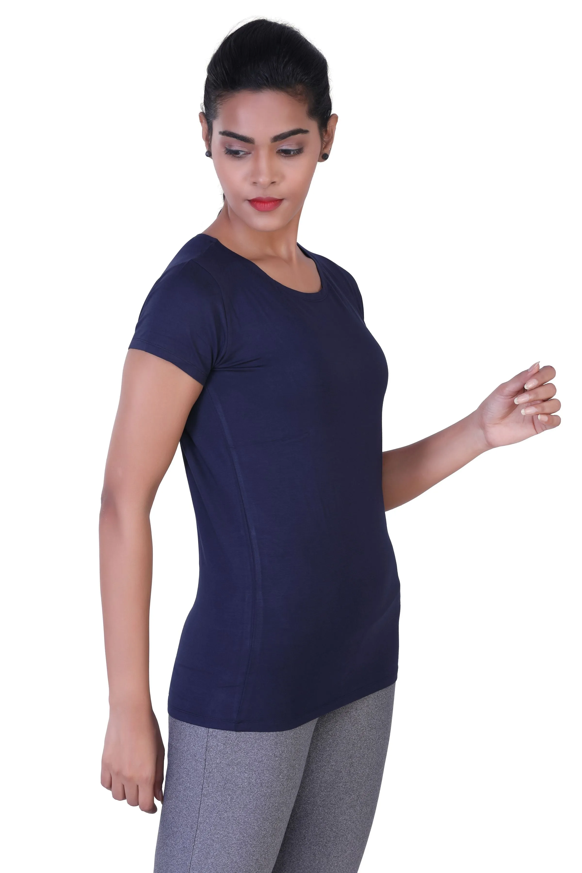 WOMEN'S SOLID ULTRA SOFT STANDARD FIT T-SHIRT